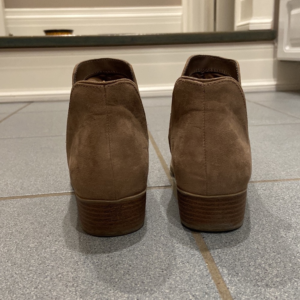 Cut out booties - Picture 4 of 5